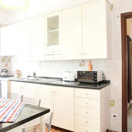 Claudia's Close Sperlonga Apartment *