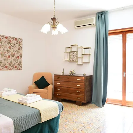 Apartment Claudia's Close Sperlonga
