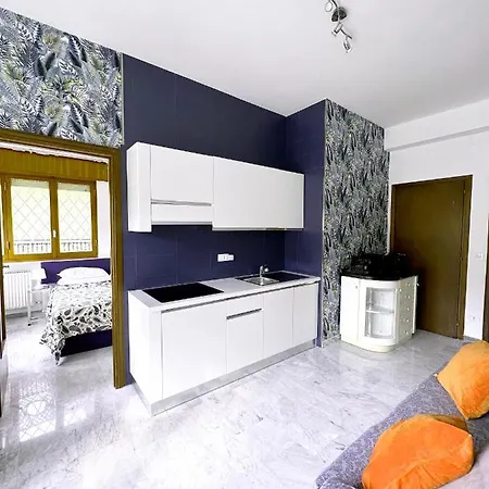 Claudia's Close Sperlonga